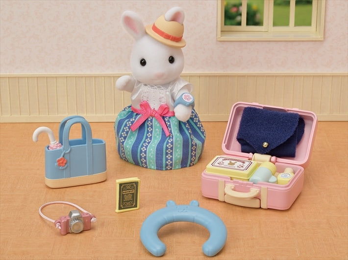Calico Critters Weekend Travel Set -Snow Rabbit Mother