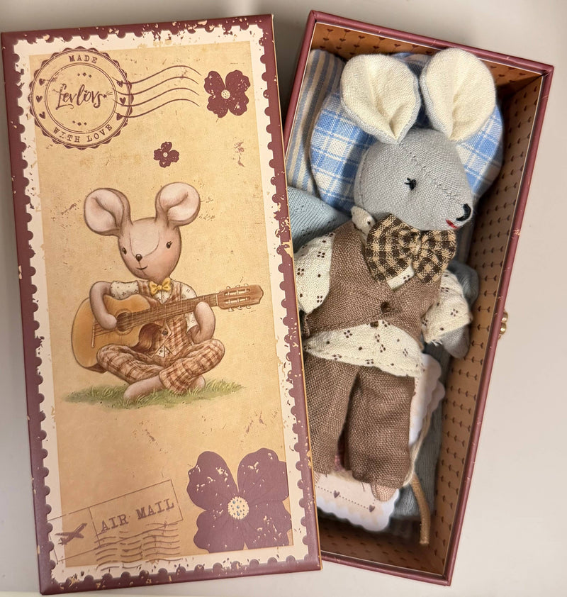 Levlovs Mouse Liam in Stamp Holder Box with Bedding