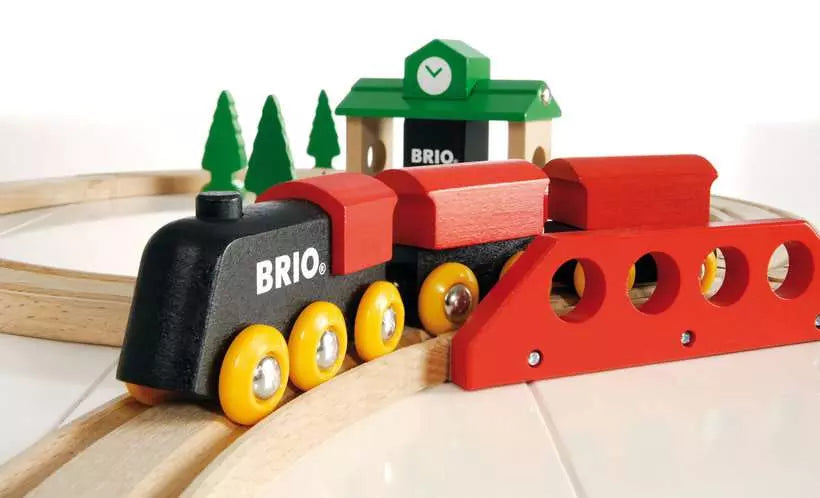 BRIO World Classic Figure 8 set Flying Pig Toys