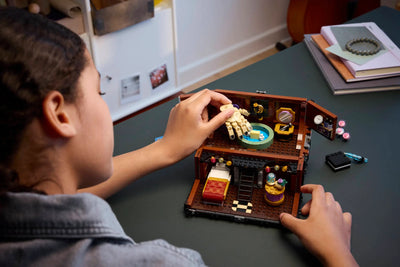 Wednesday - Thing's Apartment