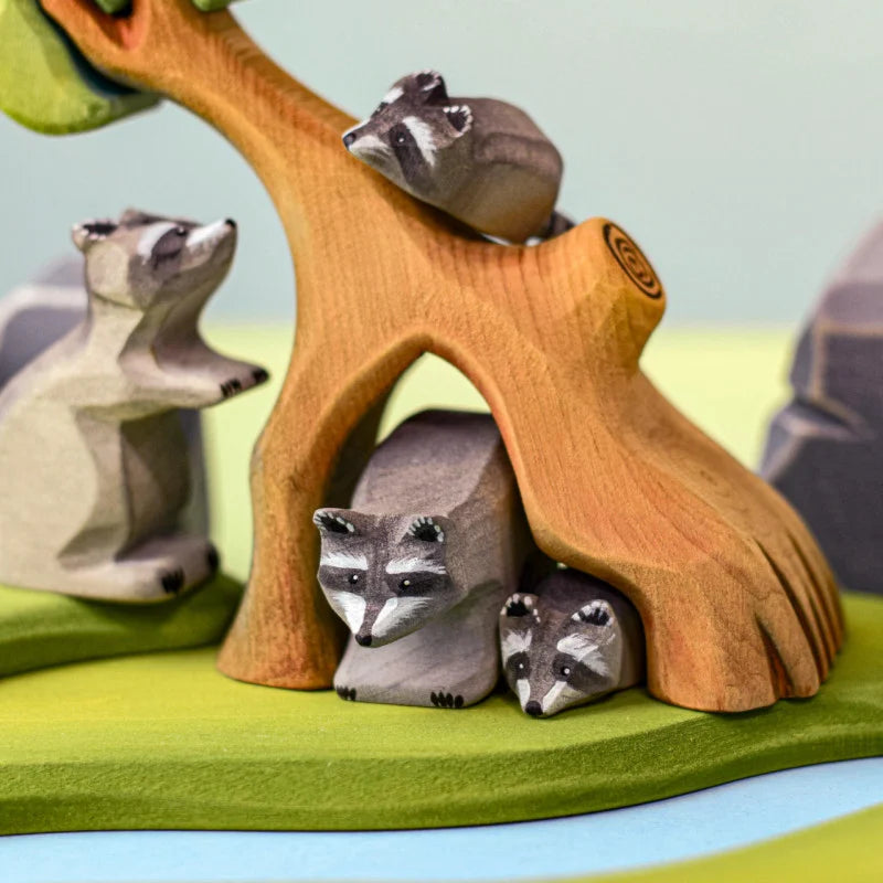 Raccoon Family with Tree Set