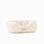 Suki, 18cm plush dog with collar and its faux fur basket