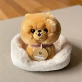 Loki, 18cm plush dog with collar and its faux fur basket