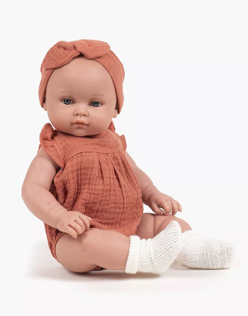Yaëlle in her Olivia outfit in marsala cotton gauze