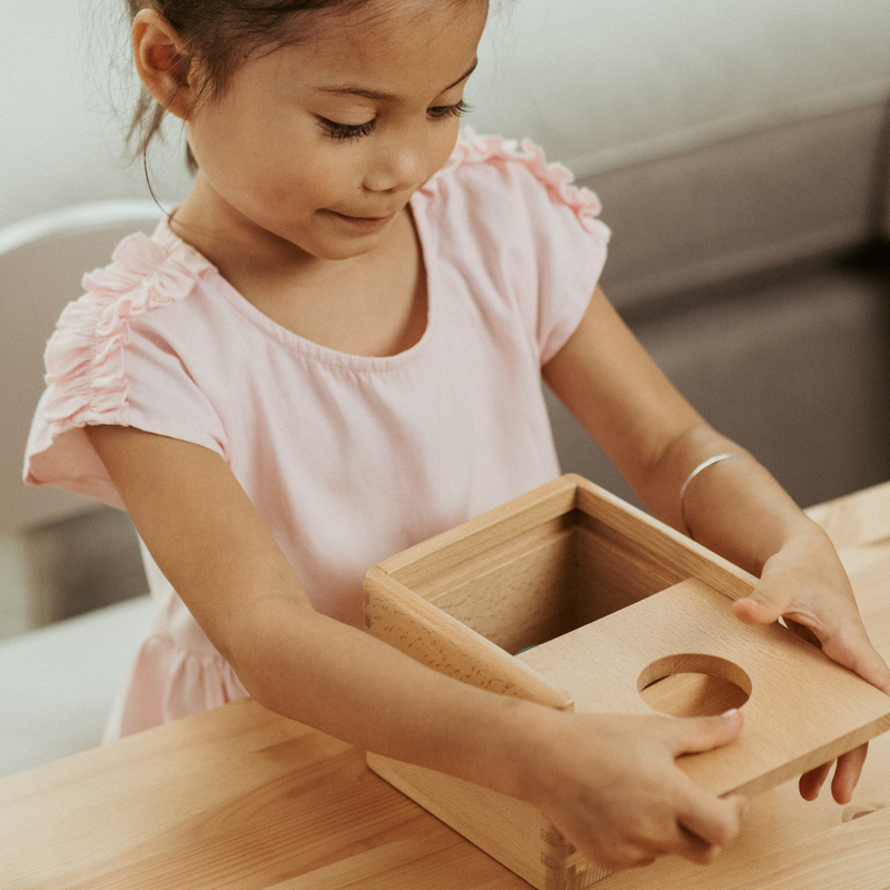 Cubo Montessori Box Starter Kit - object permanence