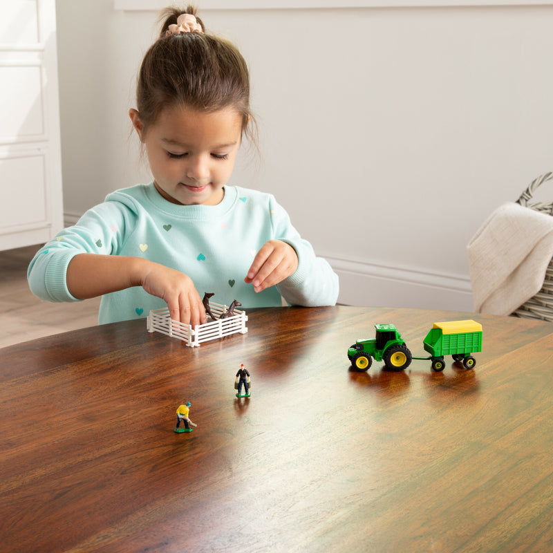 John Deere 10 Piece Farm Set, Assorted