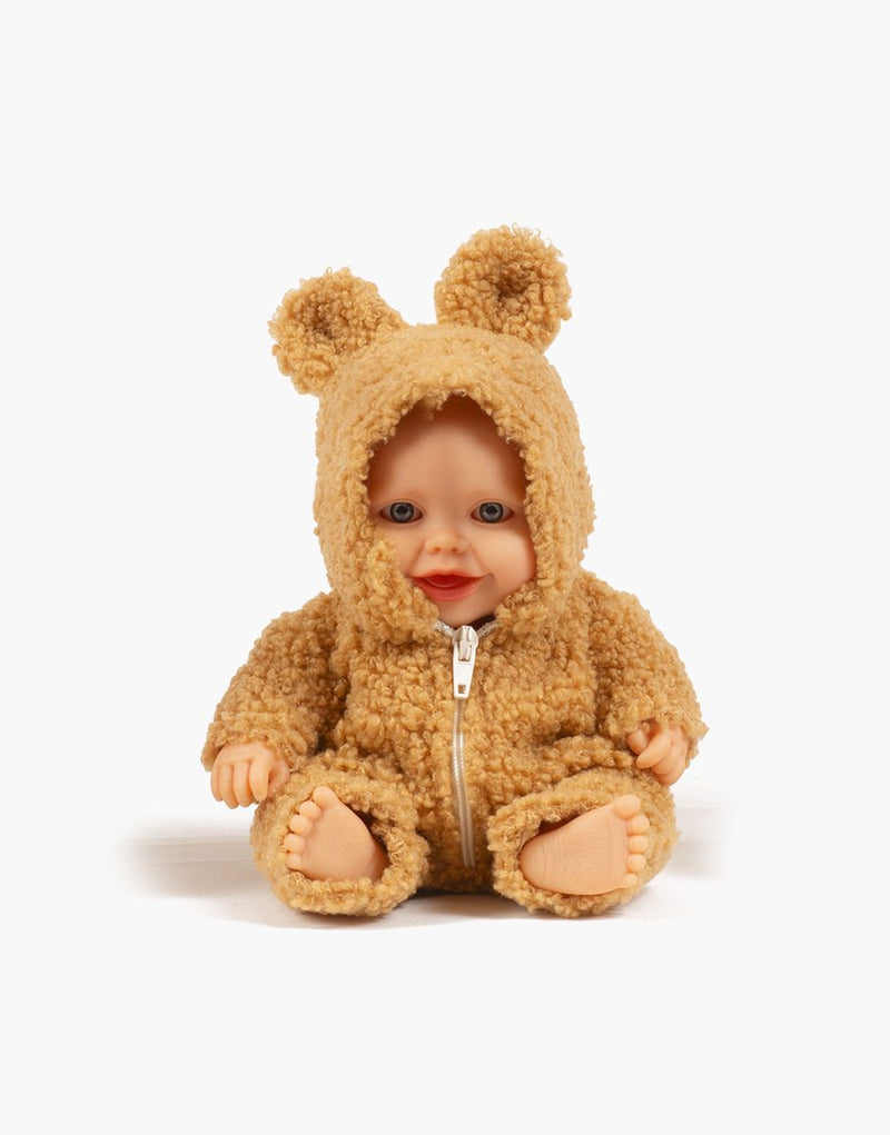 Guillo, Peque doll in camel-colored terrycloth Winnie the Pooh jumpsuit