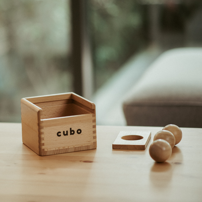 Cubo Montessori Box Starter Kit - object permanence