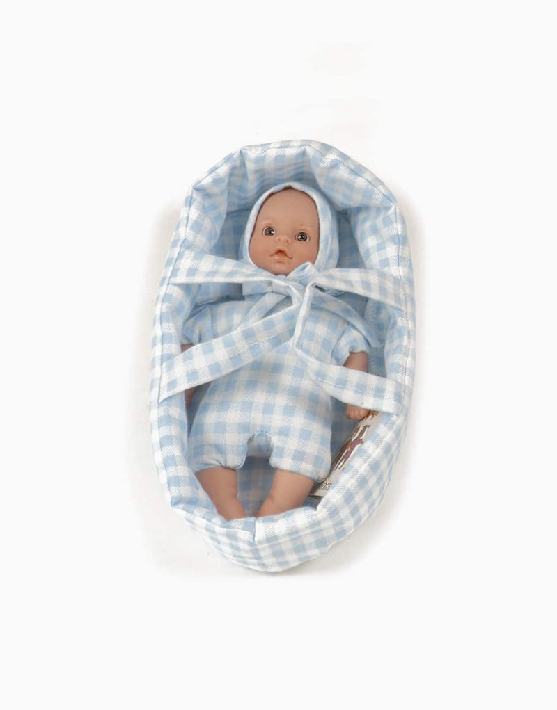 Minis – Dark-eyed Téo and his sky blue Vichy bassinet