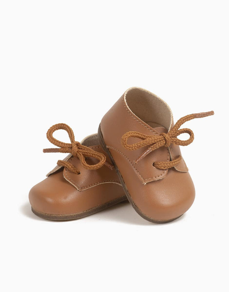 Bambinis – Pair of caramel “Derbies” lace-up shoes